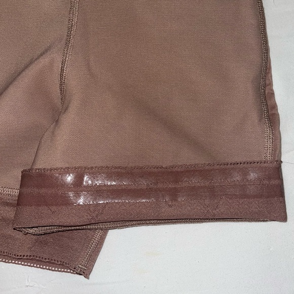 Sculpt & Lift Short - Picture 5 of 10